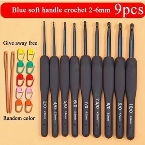 Blue Crochet Hook Set: Ergonomic Soft Grip, Aluminum Needles image 3