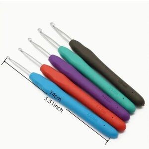 Ergonomic Crochet Hooks Set: Aluminum Colorful Soft Grip Handles image 3