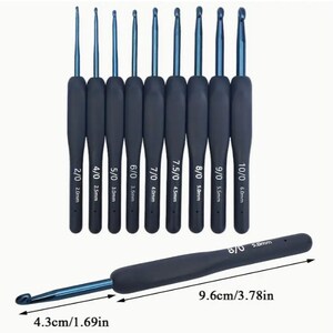 Blue Crochet Hook Set: Ergonomic Soft Grip, Aluminum Needles image 2