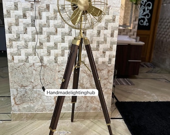 Ventilatore da pavimento a treppiede in stile industriale: ventilatore elettrico oscillante a piantana