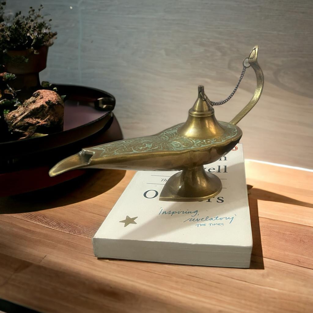 Vintage Brass Genie Lamp Brass Aladdin Lamp Magic Lamp Mid Century 1960s GC  -  Canada