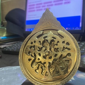 Réplique du calendrier astrolabe oriental arabe de 7 pouces | Instrument de navigation nautique | Décoration de bureau astrologique sphère armillaire à collectionner