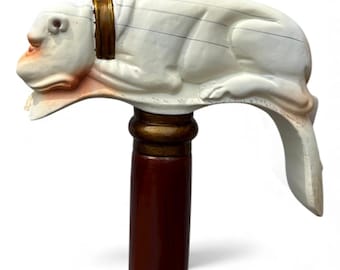 Bastón de madera con cabeza de perro tallada a mano