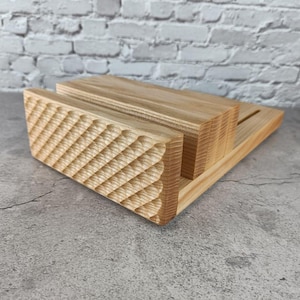 Large Cutting Board Holder with Adjustable Slots – Perfect for Serving Boards and Kitchen Décor