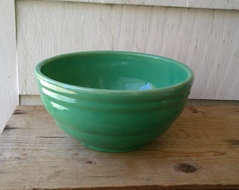 Raro cuenco vintage Pfaltzgraff de cerámica YORK P de 23 cm (9 pulgadas), con borde anillado, color verde niebla marina.