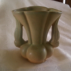 Vintage Niloak Art Pottery Vase 1940&#39;s Hywood Line Mission Swirl 6&quot;