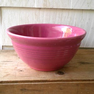 Vintage Bauer Keramik Ringware Blandningsskål 1933 Mauve Rose 28,5 cm D x 13,5 cm H