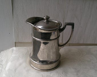 Jarra antigua de la marca Thermos, The American Thermos Bottle Co.