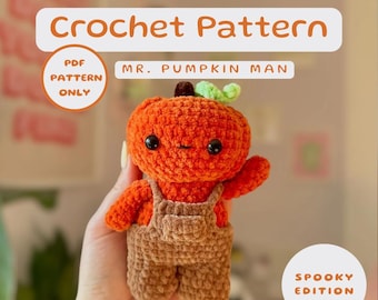 Może przedstawiać: Wzór na szydełku do amigurumi w kształcie mężczyzny-dynia. Zabawka jest pomarańczowa z brązowym kombinezonem i zielonym łodygą na górze. Wzór jest dostępny do pobrania w formacie PDF. Tekst "MR. PUMPKIN MAN" i "SPOOKY EDITION" jest również widoczny na obrazku.