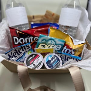 Cesta de bienvenida básica, alquiler a corto plazo, AirBNB, VRBO, obsequio de bienvenida, obsequio para huéspedes, obsequio de alojamiento en AirBNB, caja de regalo de hotel