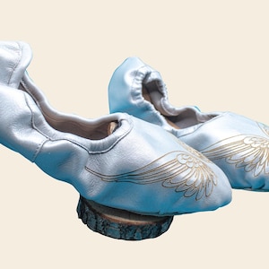 Handgemaakte leren balletpantoffels met elegant vleugelontwerp – zacht en flexibel voor comfort