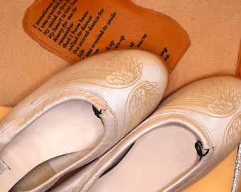 Handcrafted Leather Ballet Slippers with Elegant Wing Design – Soft and Flexible for Comfort