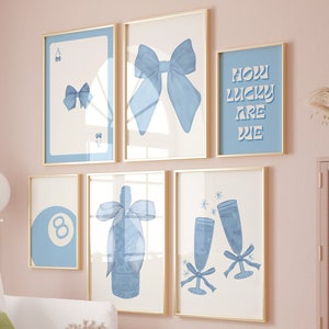 Juego de pared de galería Blue Coquette, póster de bola 8, impresión de carta de as, arte de pared con champán, impresión de arte con lazo, póster de How Lucky Are We, descarga digital