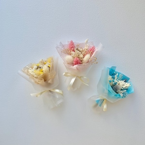 Miniaturowy bukiet z suszonych kwiatów na wieczór panieński, upominki dla gości, propozycja dla druhny, pastelowy, mały, różowy, niebieski, prezent z podziękowaniami, pamiątka