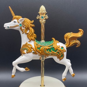 &quot;Hamilton Collection &quot;&quot;Emerald Fancy&quot; Jeweled Einhorn-Karussell.&quot;
