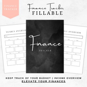 Peut inclure: Un planificateur financier imprimable noir et blanc avec le texte "Finance Tracker" et "Finance Tracker Fillable" sur la couverture. Les pages intérieures présentent un aperçu annuel avec une grille de calendrier pour chaque mois.
