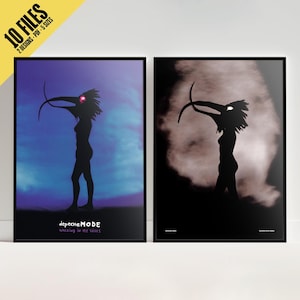 Op de afbeelding: Twee zwart-wit posters met een silhouet van een persoon met een vogelkop en snavel. De tekst op de poster luidt "depeche MODE" en "WALKING IN MY SHOES".