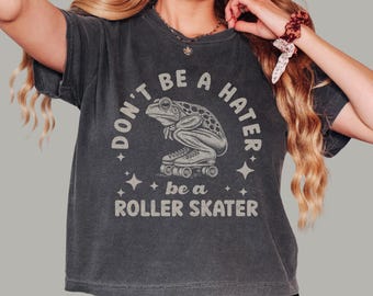 Boxy Crop Top Roller Derby Shirt | Women's Roller Skater Frog Meme Tee