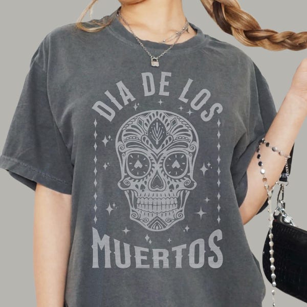 Día De Los Muertos T-Shirt | Sugar Skull Design
