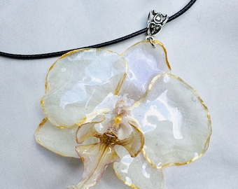 Real Orchid Dried Flower Pendant, Bride Necklace, Flower Epoxy Resin Pendant, Real Flower Necklace, Perfect Gift for Her