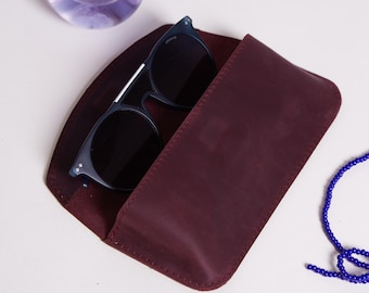 Personalized Leather Sunglasses Case – Vintage Style Eyeglass Holder