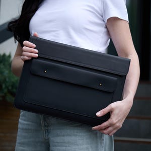 Handcrafted Leather Laptop Sleeve for MacBook & Microsoft Surface | Free Worldwide Shipping and Custom Fit