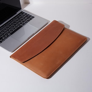 Custodia in pelle M4 per MacBook Air da 13 pollici. Custodia per laptop per modelli MacBook Air/Pro. Custodia minimalista per MacBook Pro da 13 a 16 pollici. Regalo di compleanno.