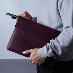 Funda para iPad de cuero de plena flor hecha a mano: estuche minimalista y delgado para tablet.