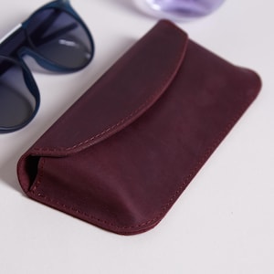 Leather Sunglasses Case for Women. Minimalist Leather Eyewear Case with Name Embossing. Custom Glasses Cover. Anniversary Gift