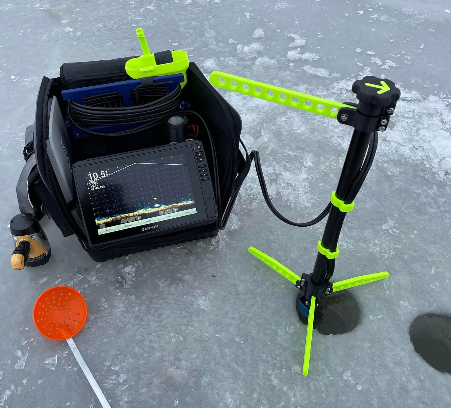Transducer Pole System Our ice-ducer Model for the Garmin LVS34