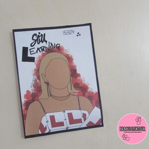 Caity Baser 'aún aprendiendo' Póster