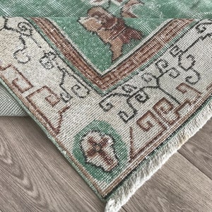 5.3x8.7 Green Oushak Rug: Vintage Turkish Wool Living Room Rug