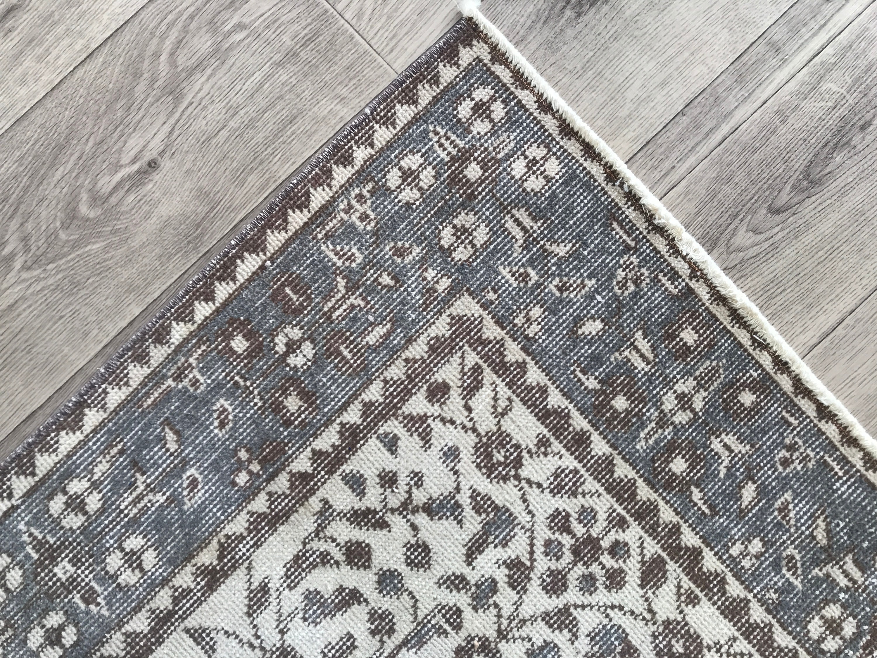 手織りウール ウシャックラグ：3.6x6.5フィート ベージュブラウン