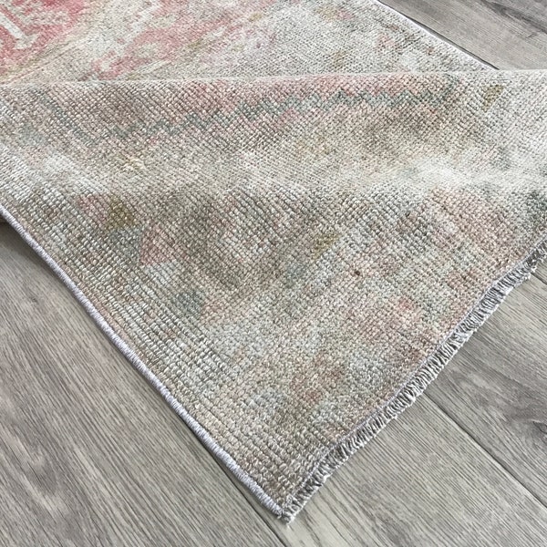 3x9 Faded Red Green Oushak Runner Rug, 3x9 Green Red Vintage Rug, Turkish Kitchen Rug, Hallway Entryway Runner Rug, Home Decor, 2.7x9.3 Ft