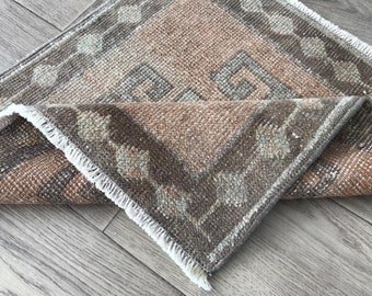 2x2 Square Orange Brown Vintage Door mat, 2x2 Orange Brown Knotted Rug, Pastel Color Door mat, Boho Decor, Kids Rug, Home Decor,1.7x1.7 Ft