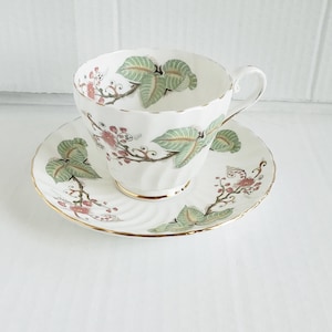 Vintage Aynsley No. C8116 Footed Cup and Saucer Set. Discontinued Pattern. Circa. 1934-1950