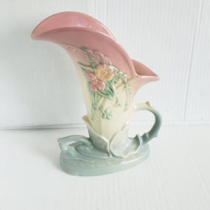 Vintage Hull Art USA Wildflower W Series W-10 8.5&quot; Cornucopia. Discontinued Pattern Circa 1946-1947