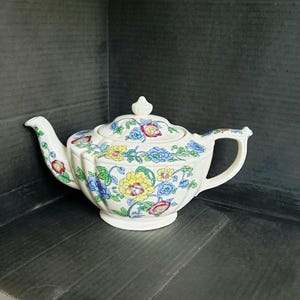 Vintage Sadler England Blue Floral Teapot 5.25&quot;. Unknown Pattern. CHIPPED Bottom Rim.