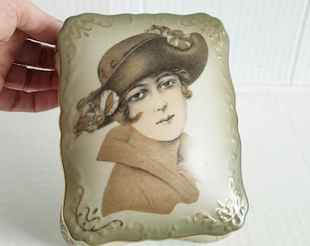 Vintage Victorian Vanity Box with Lid 6"x4.5". Circa 1920's.