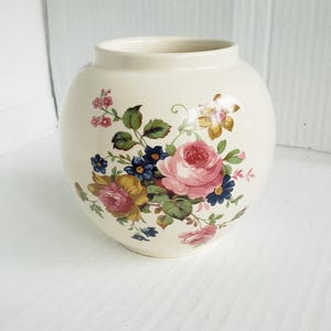 Vintage Sadler England No. 4162  Ginger Jar 4.75&quot;. No Lid. Discontinued Pattern.