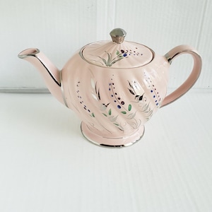 Vintage Sadler England Pink Bluebell 6&quot; Teapot No. 1602 Vj. Discontinued Piece. Circa 1937-1970. Chipped.