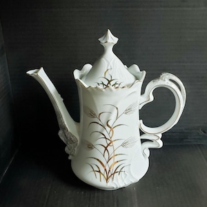 Vintage Lefton Wheat Pattern 4 Cup Coffee Pot with Lid 9" No. 20590. Discontinued. Circa 1958.