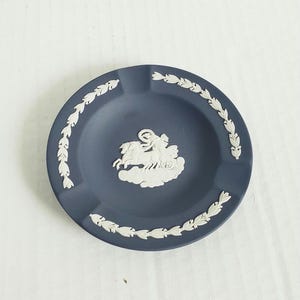 Vintage Wedgwood Jasperware Cream Color on Portland Blue 3-Slot Round Ashtray 4-3/8&quot; AURORA. Discontinued Pattern.