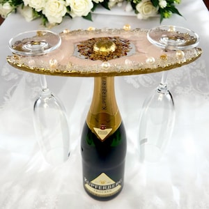 Weinbutler Personalisiert für 2 Gläser, Geshenk Hochzeit Brautpaar, Resin Weinglashalter