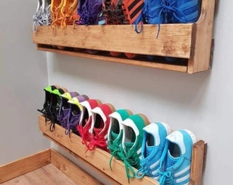 Rangement à chaussures en bois fait main : rangement mural dans l'entrée