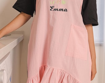 Personalized women&#39;s apron, ruffle apron with pockets, women&#39;s cooking apron, cute kitchen apron, Floral apron, Gift For Mom