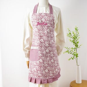 Custom Women&#39;s Floral Apron with Lace Pocket, Baking Apron with Ruffled Edge, Vintage Flower Apron, Retro Apron for Kitchen, Gifts for Her