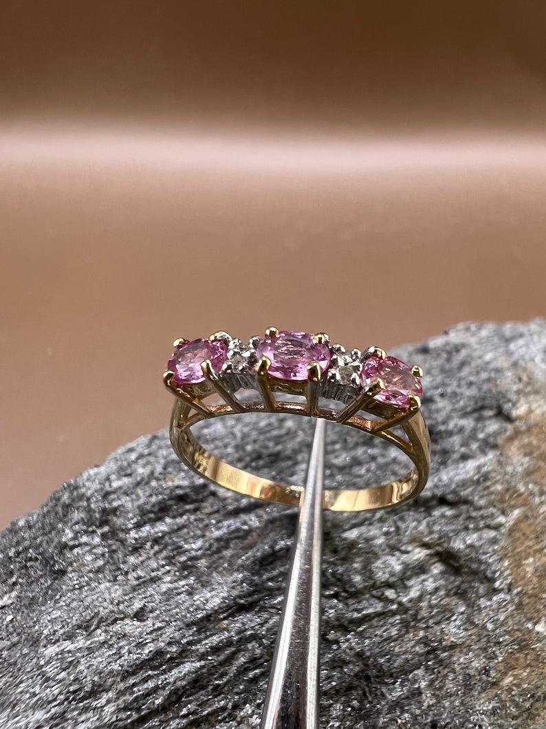 Anillo de zafiro rosa / Anillo de oro amarillo de 14 quilates / Zafiros de forma ovalada / Diamantes auténticos imagen 1