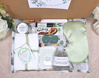 Mothers Day Pamper Gift Box Spa Self Care Hamper with Eye Mask, Bath Salts, Candle, Chocolate Aromatherapy Relaxation Gift Set Personalised