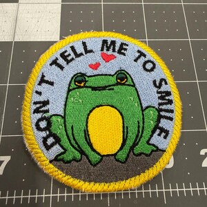 Grumpy Frog Embroidered Patch bild 3
